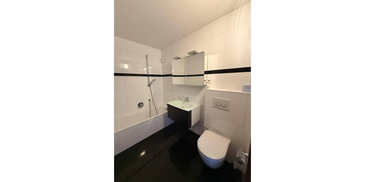 Reihenmittelhaus Renningen - 7 Zimmer, 155 m&sup2;, 620.000&euro; | Angebot:26090020