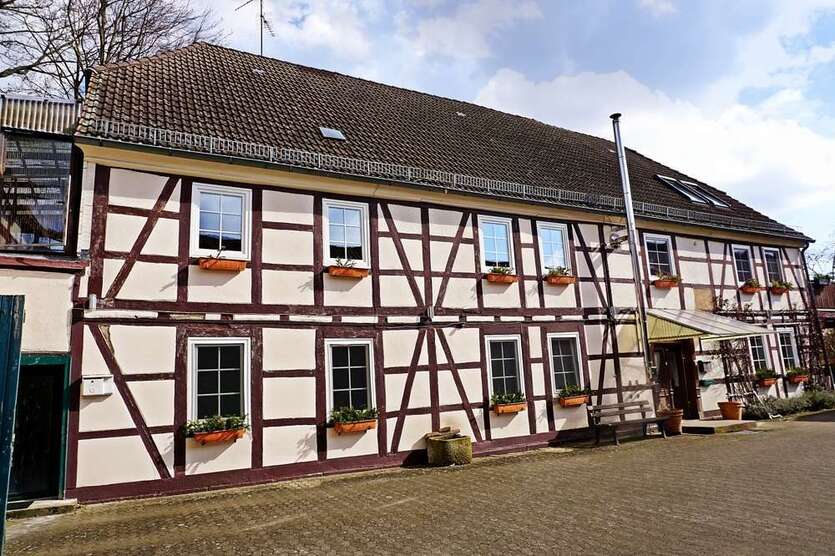 Haus zum Kaufen in Söhlde Hoheneggelsen 479.000 € 400 m²