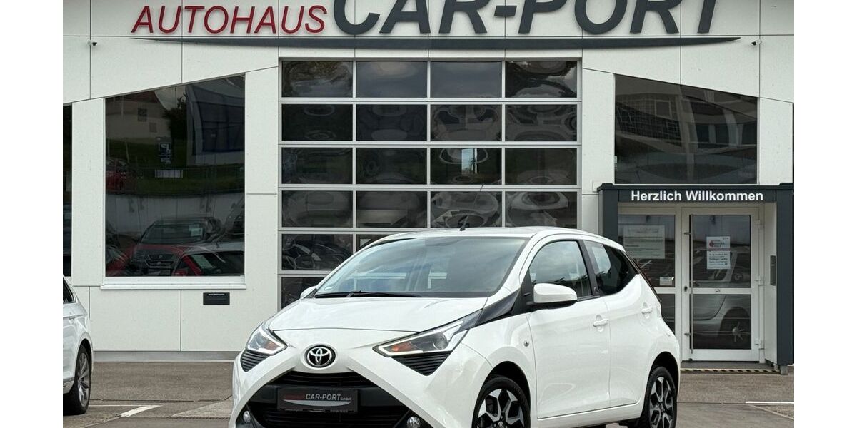 Toyota Aygo (X) 44.160 km 10.490 &euro; Deißlingen 78652