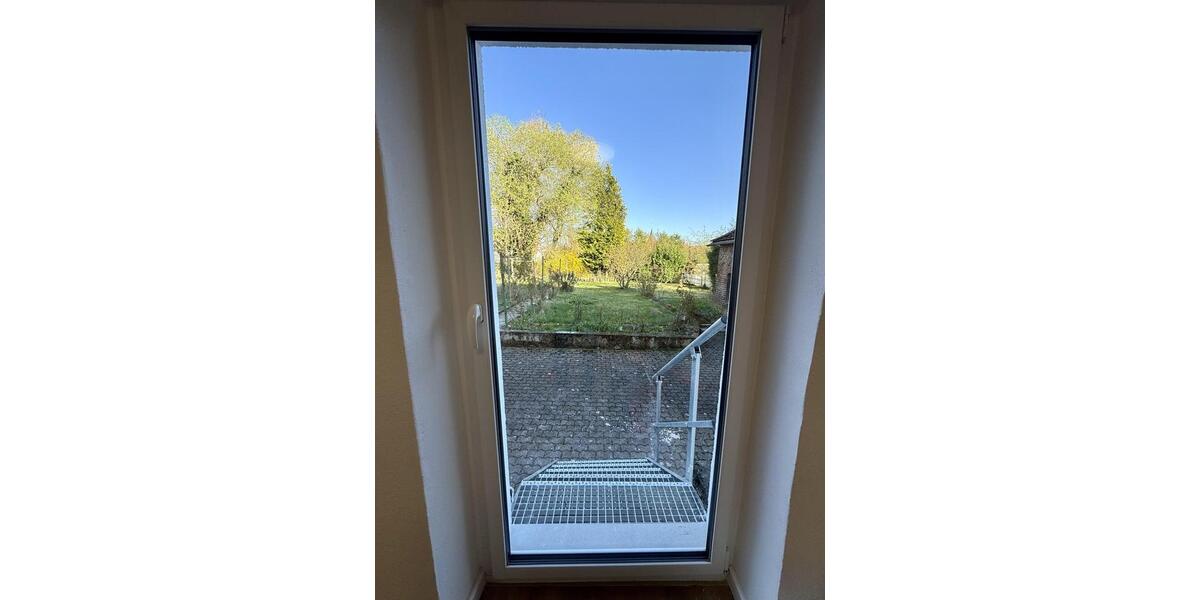 Erdgeschoßwohnung Saarbrücken West - 4 Zimmer, 80 m&sup2;, 1.040&euro; | Angebot:26396900