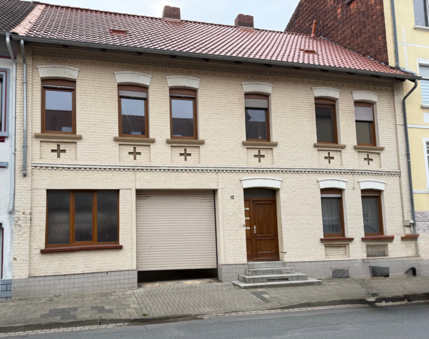 Haus zum Kaufen in Schöningen 133.000 € 313 m²
