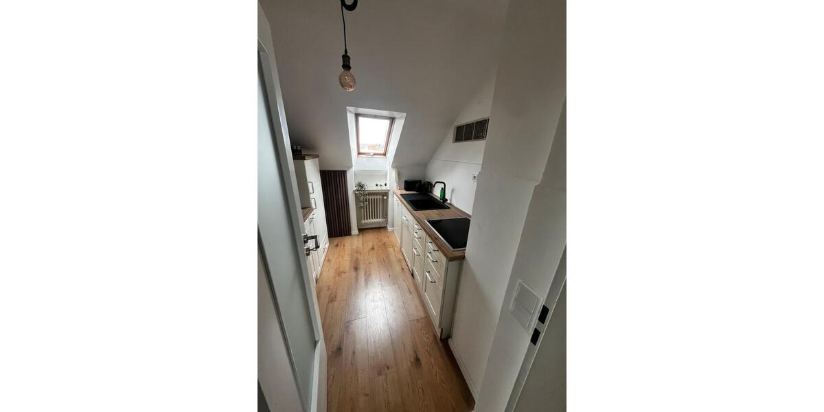 Dachgeschoßwohnung Kaufungen - 4 Zimmer, 100 m&sup2;, 990&euro; | Angebot:26165151