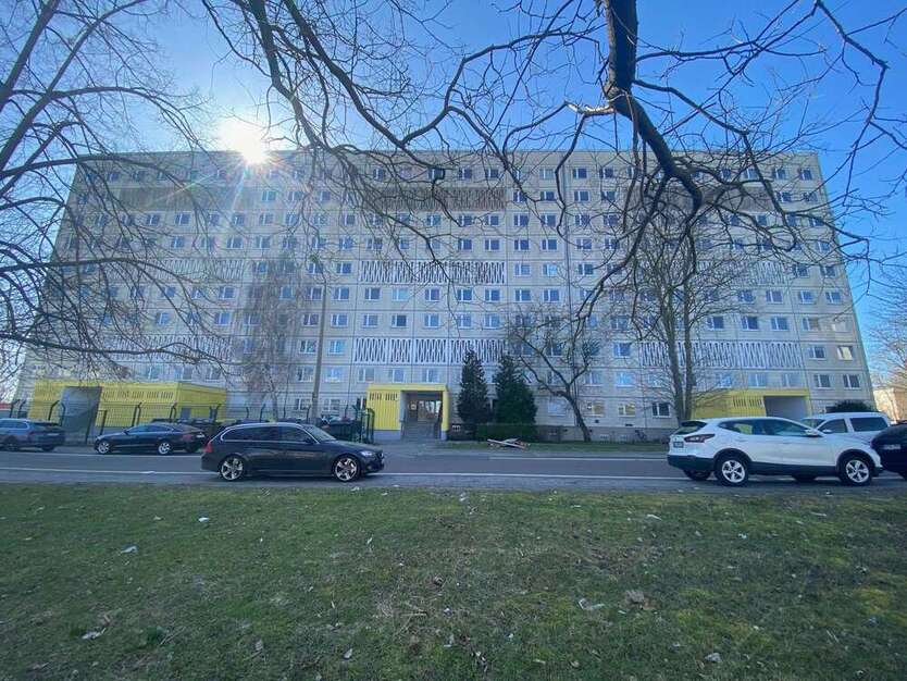 Wohnung zum Mieten in Halle 230 € 34 m²