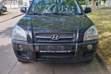 Hyundai TUCSON 208.000 km 2.399 &euro; lahr 77933