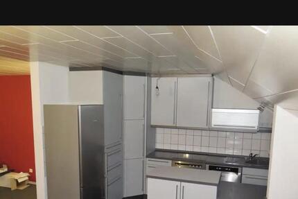 3,5 Zimmer DG Wohnung, Balkon, Einbauküche, begehbarer Schrank zimmer