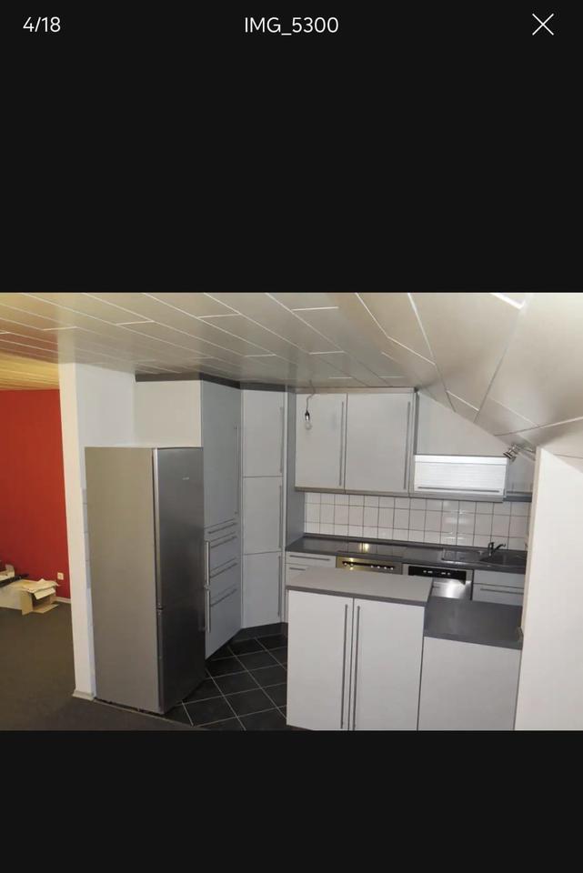 3,5 Zimmer DG Wohnung, Balkon, Einbauküche, begehbarer Schrank zimmer