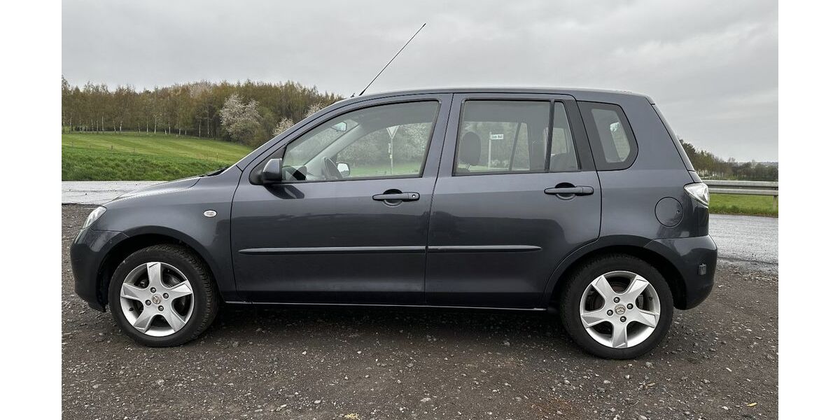 Mazda 2 184.000 km 2.500 &euro; Rabenau 35466