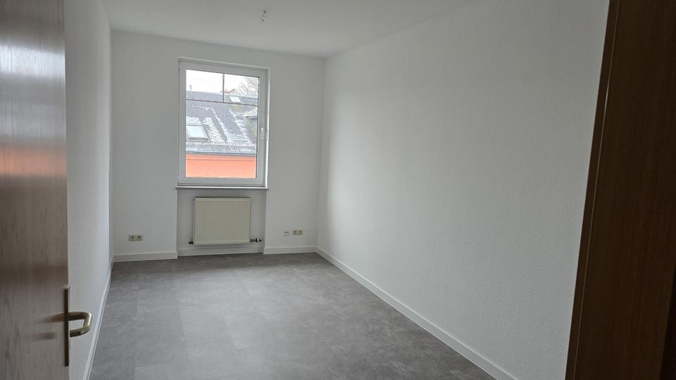Dachgeschoßwohnung Adorf/Vogtland Vogtland - 3 Zimmer, 89 m&sup2;, 450&euro; | Angebot:24015042