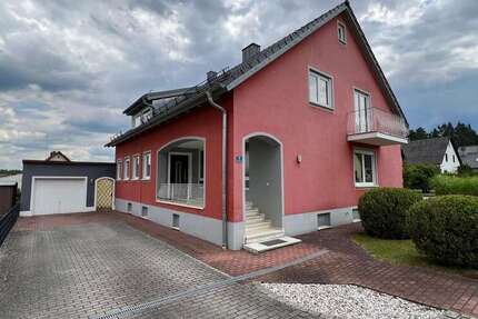 Haus Bodenwöhr - 5 Zimmer, 180 m&sup2;, 365.000&euro; | Angebot:22727427