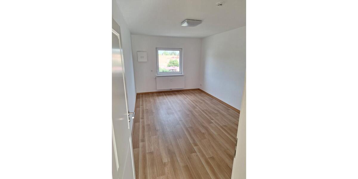 Etagenwohnung Bad Freienwalde (Oder) - 3 Zimmer, 85 m&sup2;, 850&euro; | Angebot:26266049
