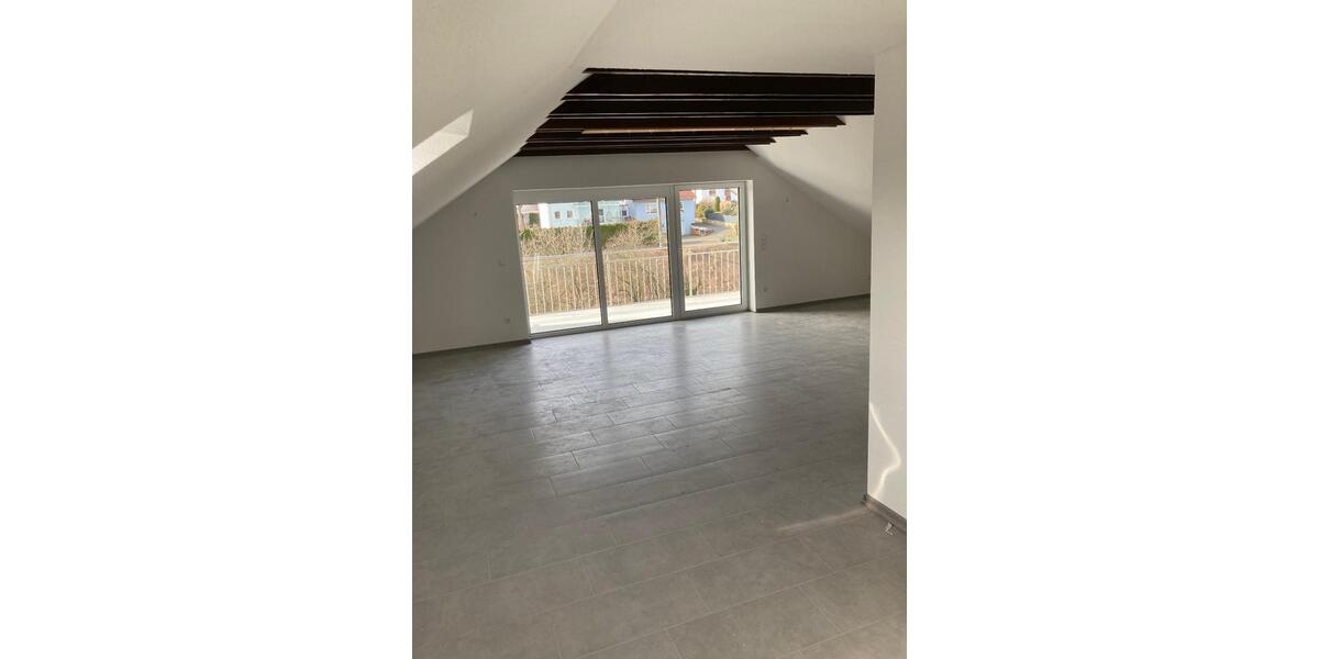 Dachgeschoßwohnung Tauberbischofsheim - 1 Zimmer, 74 m&sup2;, 680&euro; | Angebot:26393594