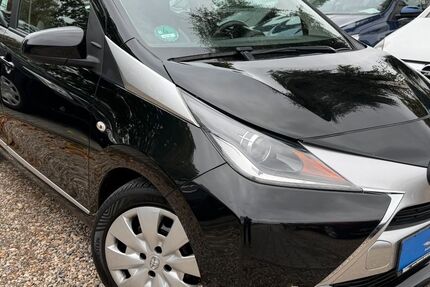 Toyota Aygo (X) 114.222 km 5.990 € Berlin 13089