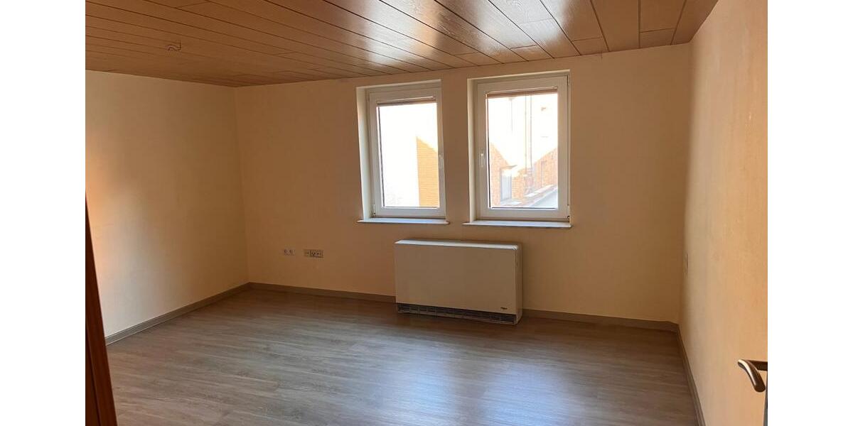 Doppelhaushälfte Wesertal - 9 Zimmer, 128 m&sup2;, 650&euro; | Angebot:24688572