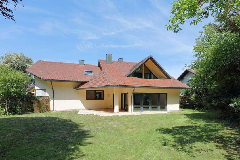 Haus zum Kaufen in Ulm 690.000 € 208 m²