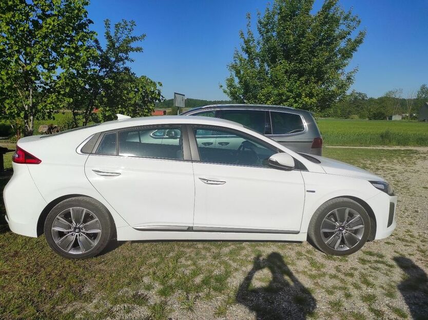 IONIQ