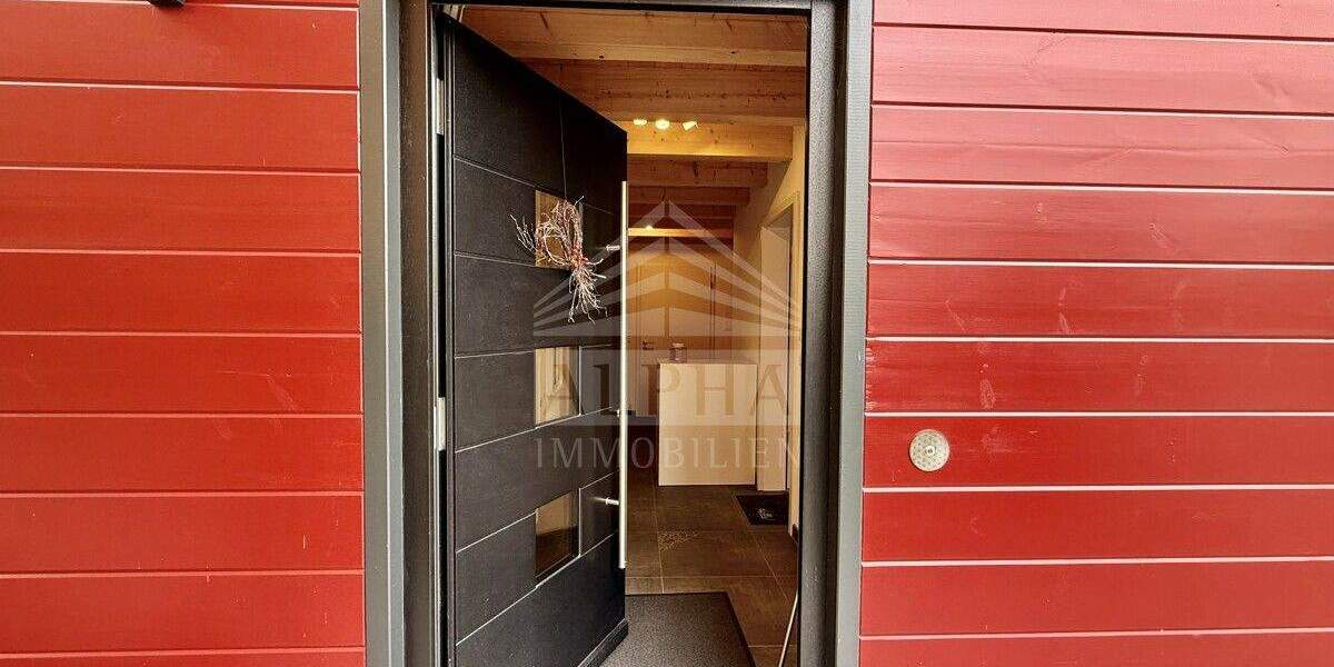 *VERKAUFT* Modernes Blockhaus-Idyllisch gelegene Doppelhaushälfte mit Büroräumen & Traumgarten 6 zimmer