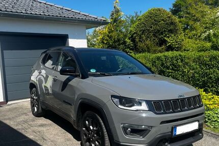 Jeep Compass 71.650 km 19.999 &euro; Donaueschingen 78166