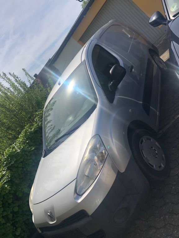 Peugeot Partner 300.000 km 2.700 € Fürth 90766