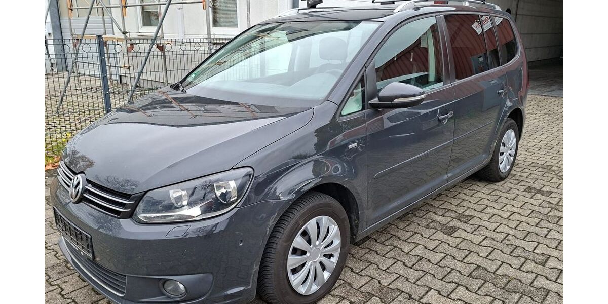 VW Touran 136.000 km 6.880 &euro; Holzgerlingen 71088