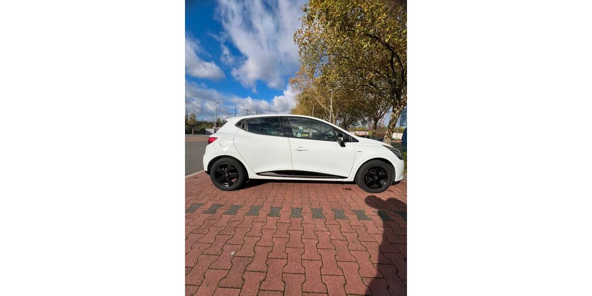 Renault Clio 135.000 km 5.500 &euro; Oberhausen 46049