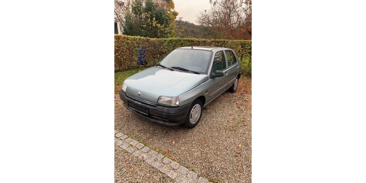 Renault Clio 44.500 km 3.000 &euro; Kenzingen 79341