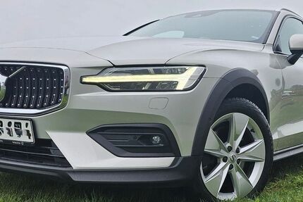 Volvo V60 Cross Country 106.821 km 24.200 € Haselbach 87745