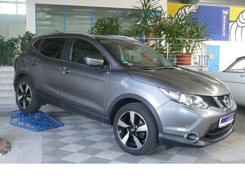 Nissan Qashqai 360° 101.616 km 11.990 € Wülfershausen 97535