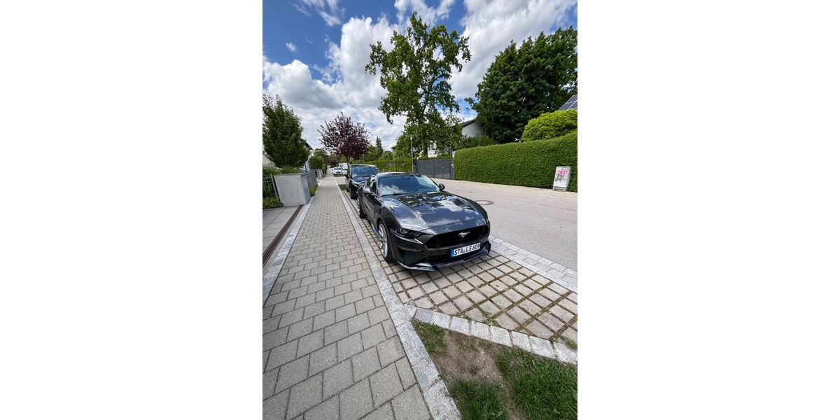 Ford Mustang 107.000 km 32.500 &euro; Gilching 82205