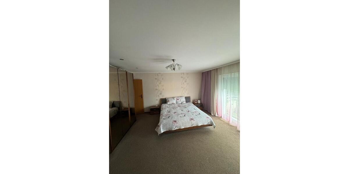 Einfamilienhaus Lebach - 9 Zimmer, 335 m&sup2;, 349.900&euro; | Angebot:27010142