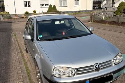VW Golf 201.000 km 1.350 &euro; Gaggenau 76571