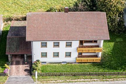 Familienfreundliches Zweifamilienhaus in ruhiger Lage 8 zimmer