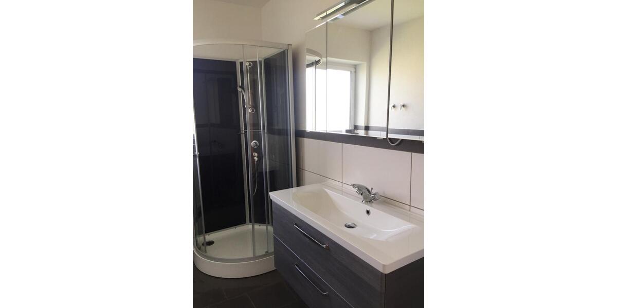 Etagenwohnung Wallersdorf - 2 Zimmer, 80 m&sup2;, 765&euro; | Angebot:25131847