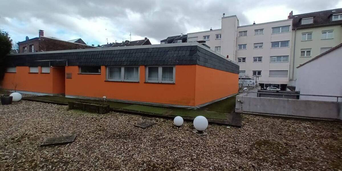 Praxis Büro Bungalow mit Tiefgaragenplatz im Herzen von Rheydt 3 zimmer