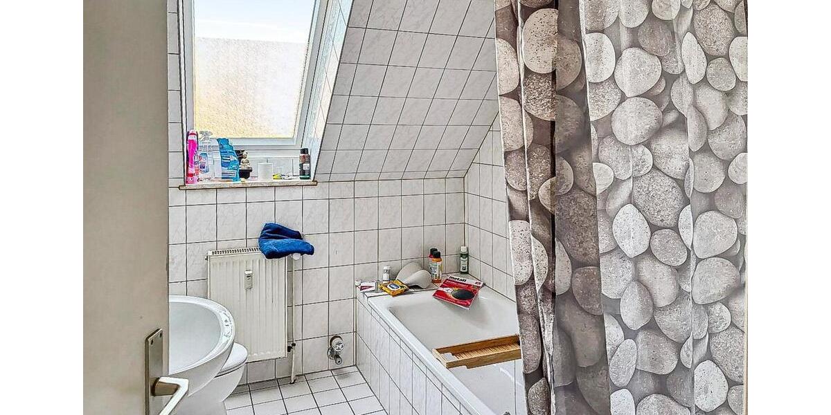 Dachgeschoßwohnung Neumünster Brachenfeld/Ruthenberg - 2 Zimmer, 44 m&sup2;, 375&euro; | Angebot:25438319