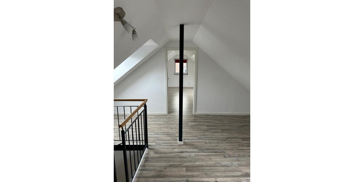 Dachgeschoßwohnung Holzgerlingen - 3.5 Zimmer, 103 m&sup2;, 1.700&euro; | Angebot:24785540