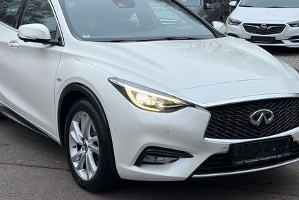 INFINITI Q30 145.000 km 12.500 &euro; Mietingen 88487