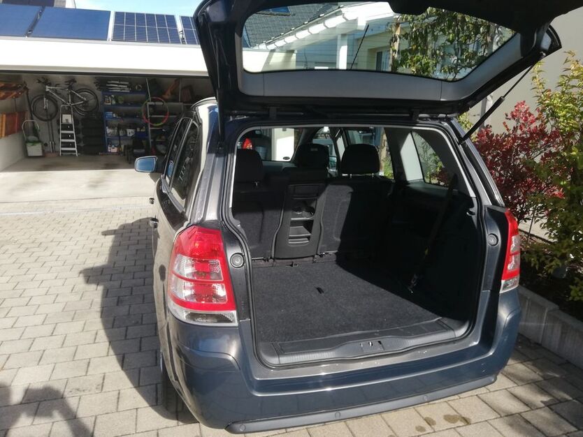 Opel Zafira 174.000 km 5.900 € Königsfeld im Schwarzwald 78126