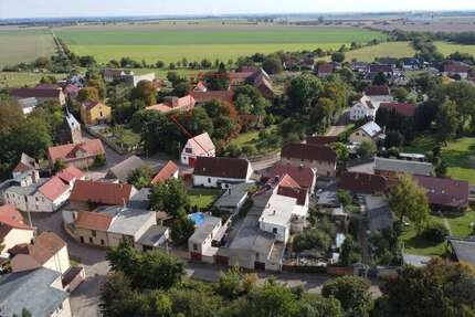 Haus zum Kaufen in Petersberg 199.000 € 177 m² 8 zimmer