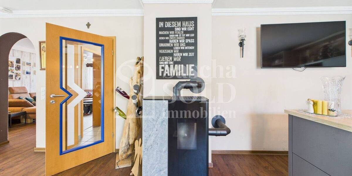 Freistehendes Einfamilienhaus mit Pool, Sauna und PV-Anlage - Viel Platz & Komfort in ruhiger Lage - Einfamilienhaus Ottweiler Lautenbach | Angebot:26897065