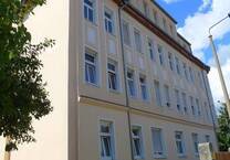 Ab Sept. 2025: 3-Zimmer-Wohnung mit Laminatboden, Balkon, Einbauküche & kleinem Bad mit Dusche