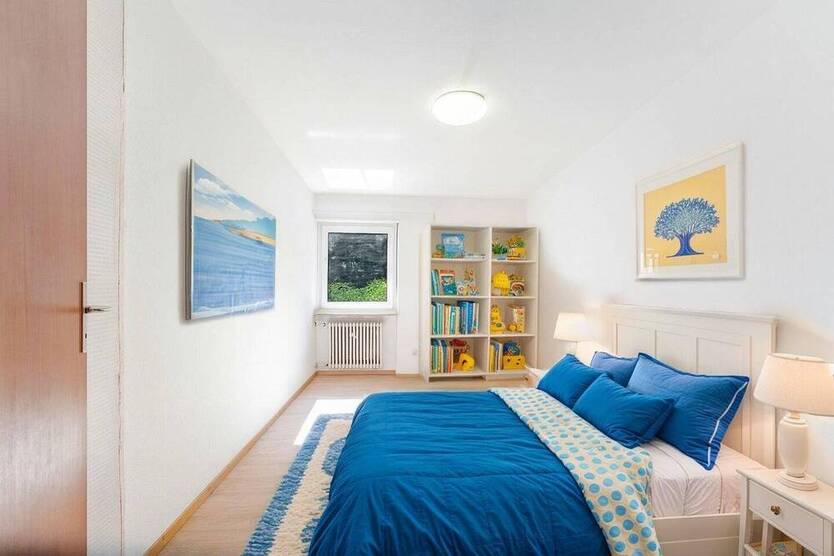 Familienschatz: Gemütliche DHH in ruhiger Lage von Vaterstetten. Teilweise renovierungsbedürftig.