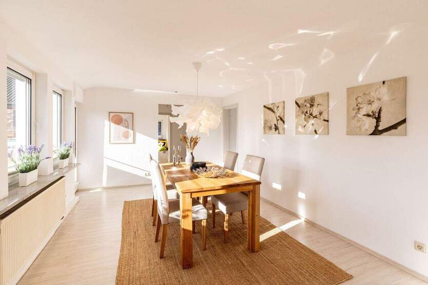 Gemütlich, hell und großzügig! Tolle Eigentumswohnung in Hoisten! 5 zimmer