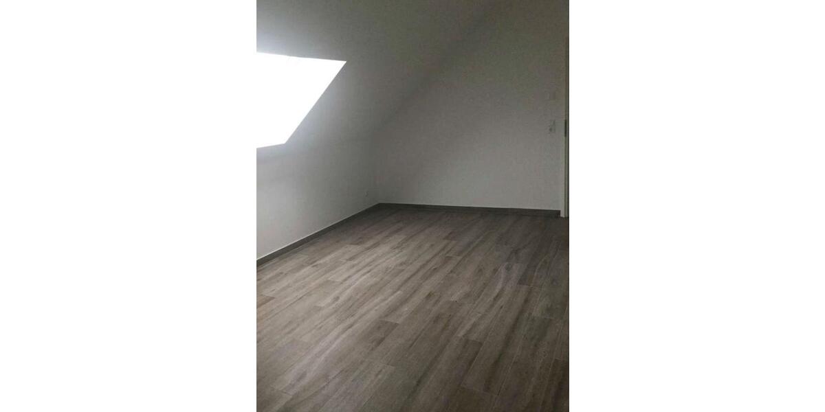 Dachgeschoßwohnung Weiterstadt - 3 Zimmer, 80 m&sup2;, 1.200&euro; | Angebot:26305407