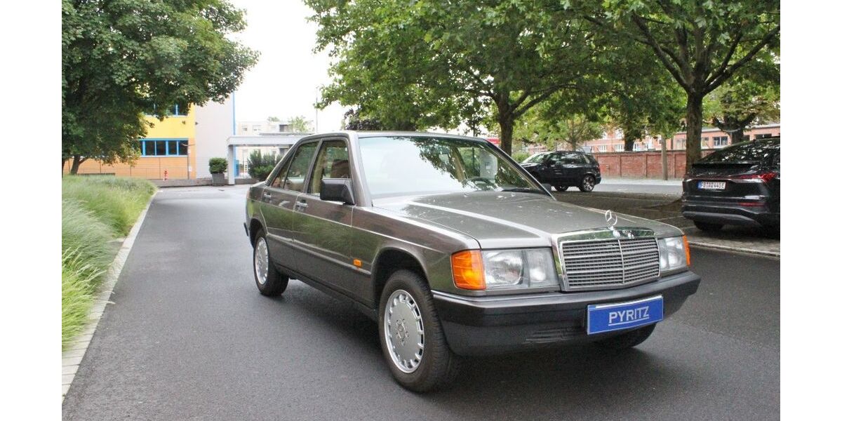 Mercedes-Benz 190 33.500 km 14.900 € Frankfurt 60386