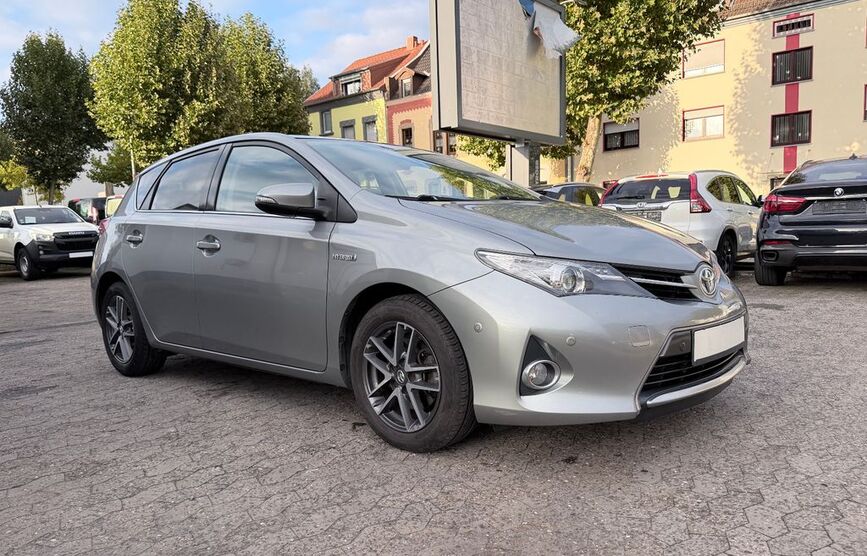 Toyota Auris 216.000 km 8.400 € Saarbrücken 66115