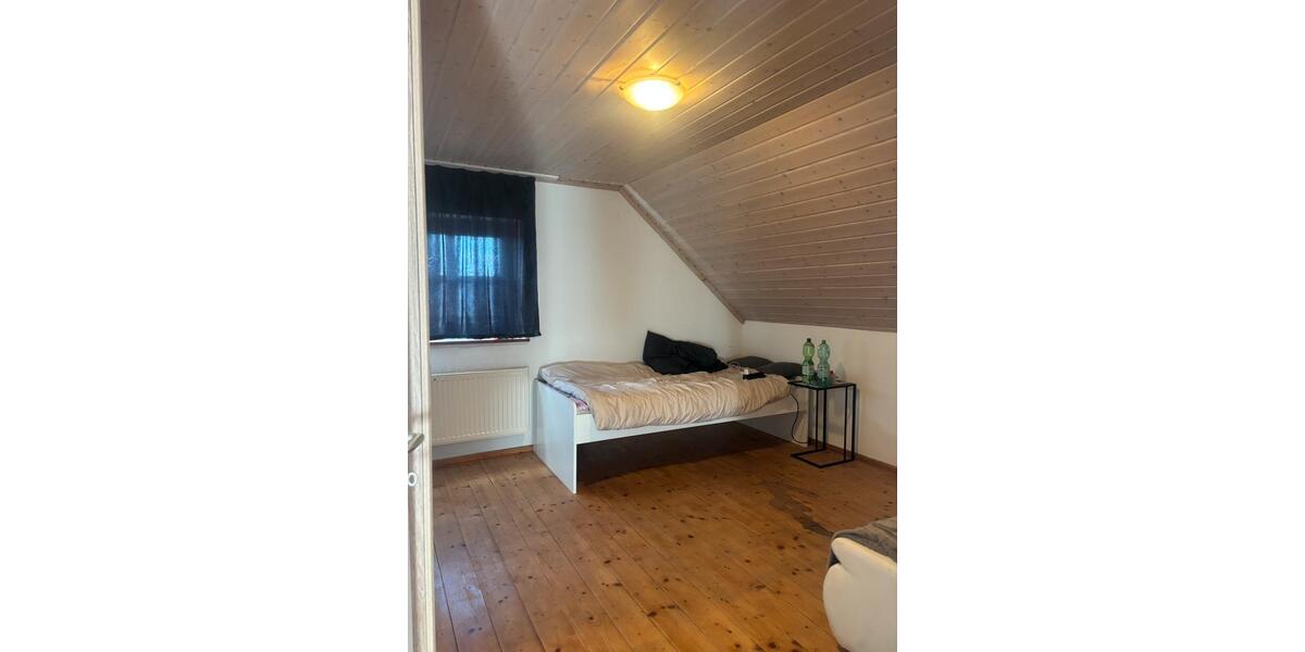 Etagenwohnung Essenbach - 5 Zimmer, 130 m&sup2;, 22&euro; | Angebot:25340172