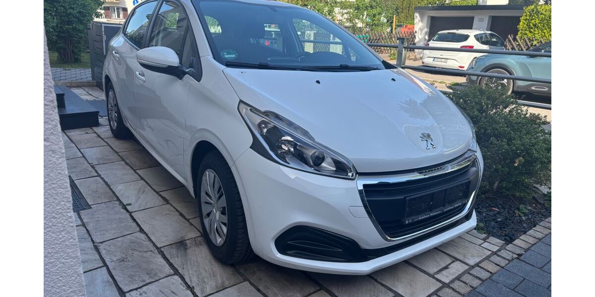 Peugeot 208 69.980 km 5.990 &euro; Fürstenfeldbruck 82256