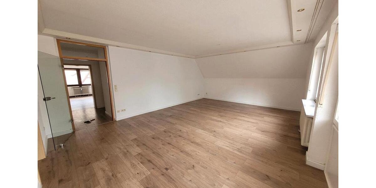 Etagenwohnung Tauberbischofsheim - 4 Zimmer, 112 m&sup2;, 950&euro; | Angebot:26440296