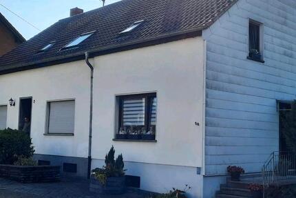 2 Häuser zum Preis für einem in Habach zu verkaufen zimmer