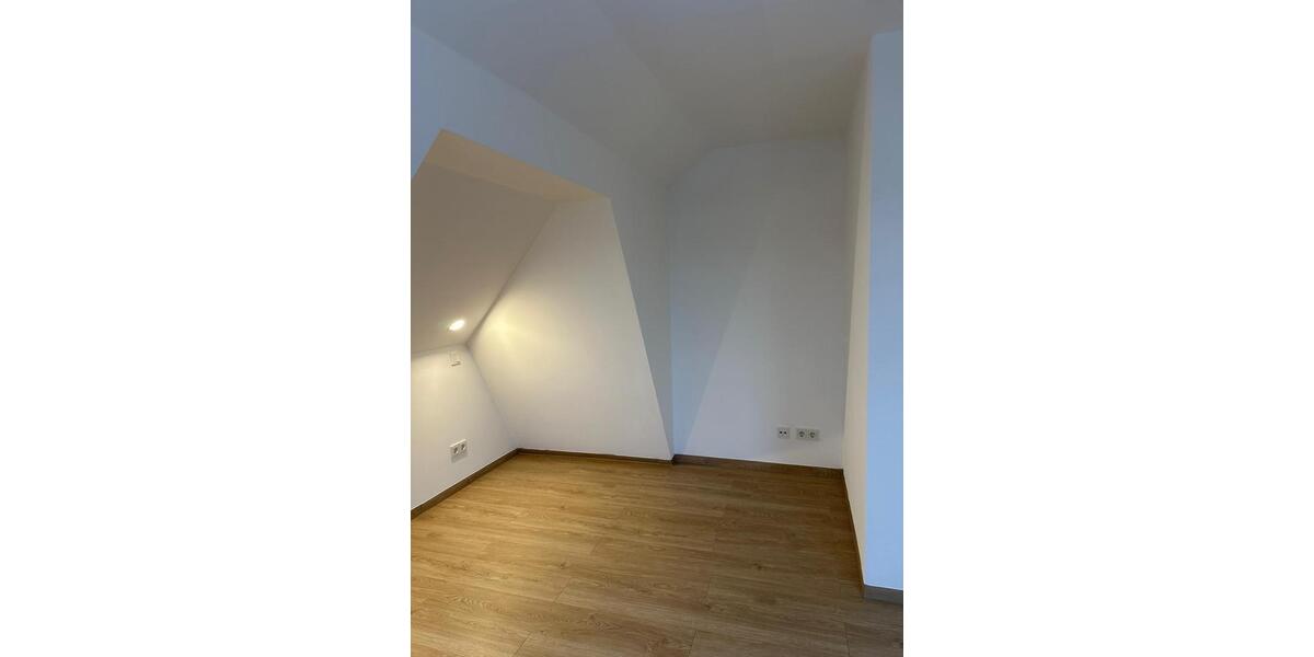 Dachgeschoßwohnung Großräschen - 1 Zimmer, 65 m&sup2;, 500&euro; | Angebot:25407256